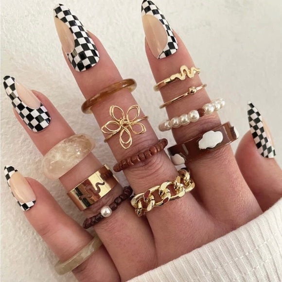 🟥Aesthetic Ring Set - Picture 1 of 4